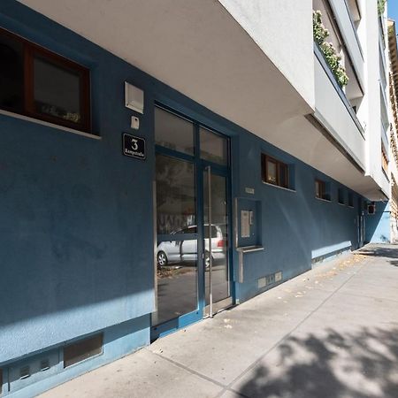 Helles, Neues Dg Apartment Mit Blick Zum Donauturm Vienna Exterior photo