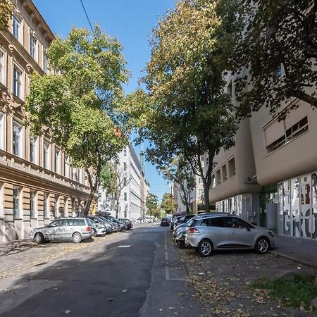Helles, Neues Dg Apartment Mit Blick Zum Donauturm Vienna Exterior photo