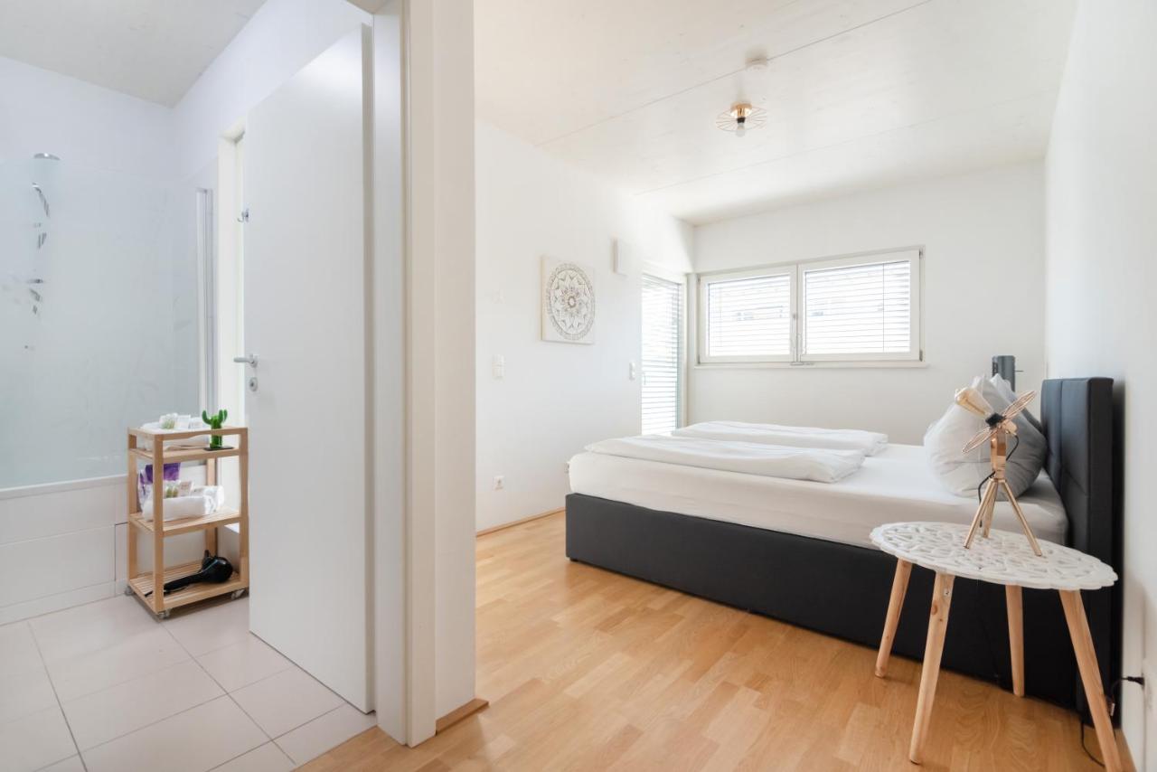 Helles, Neues Dg Apartment Mit Blick Zum Donauturm Vienna Exterior photo