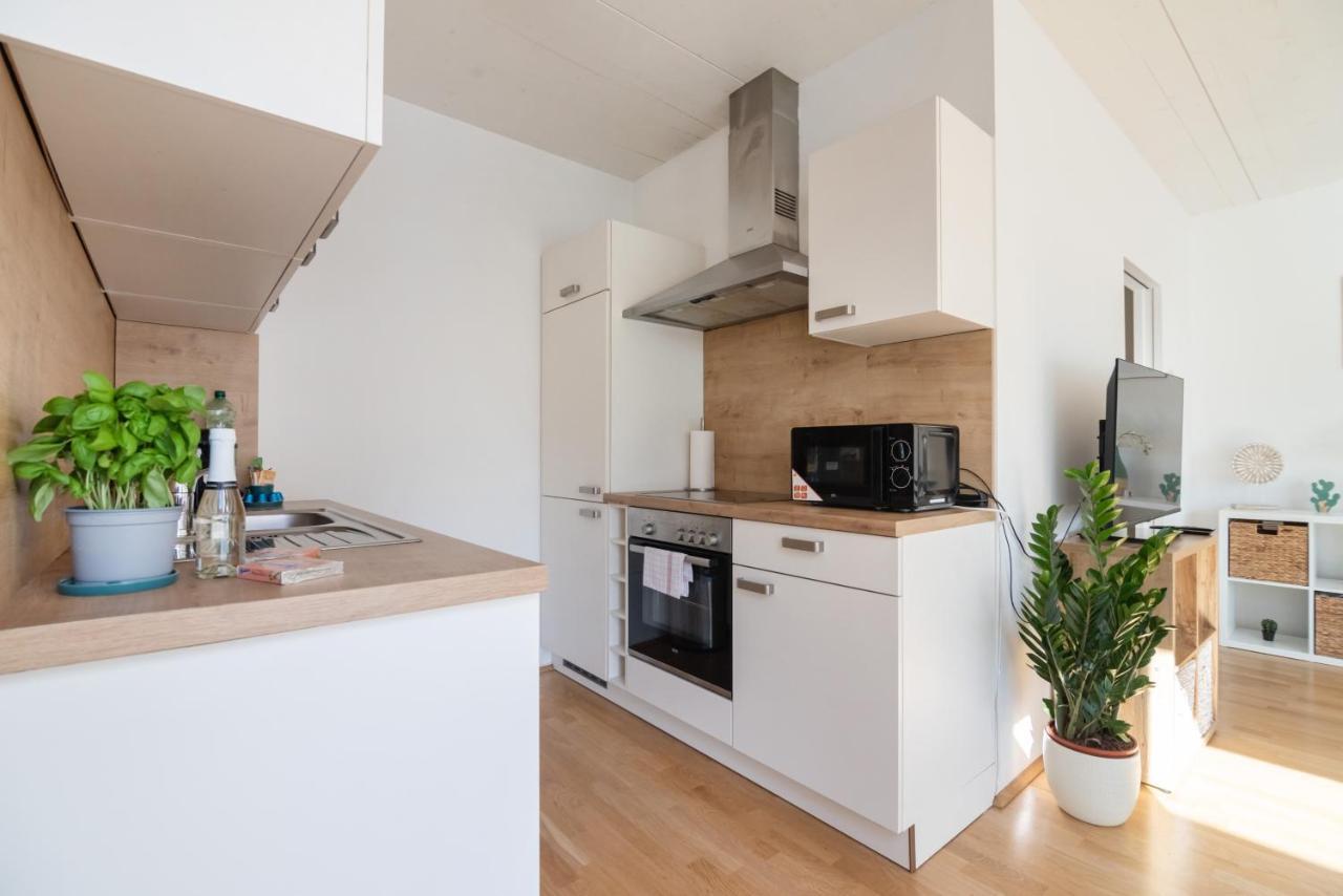 Helles, Neues Dg Apartment Mit Blick Zum Donauturm Vienna Exterior photo