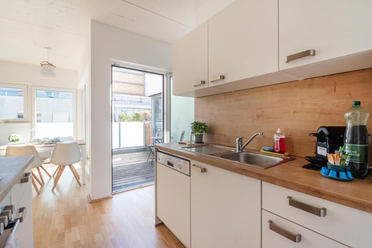 Helles, Neues Dg Apartment Mit Blick Zum Donauturm Vienna Exterior photo