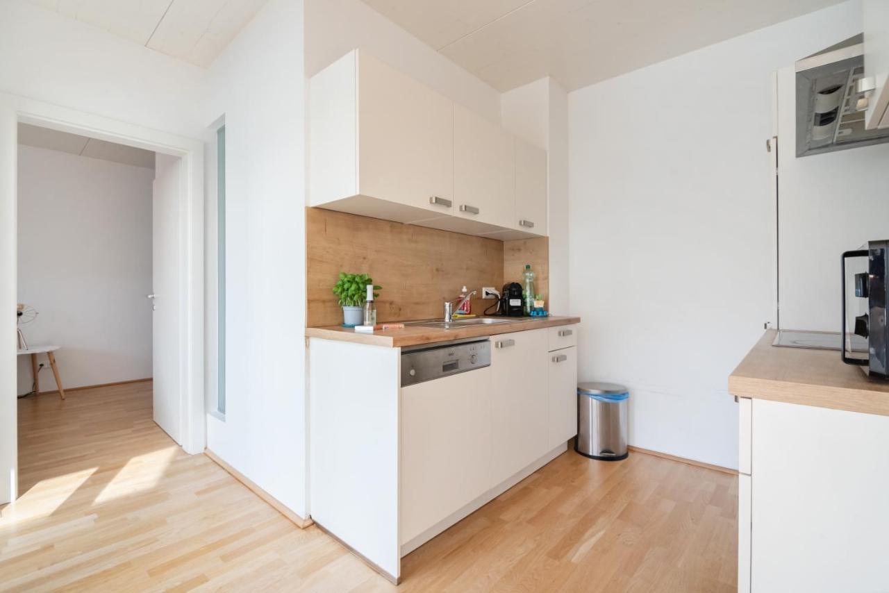 Helles, Neues Dg Apartment Mit Blick Zum Donauturm Vienna Exterior photo