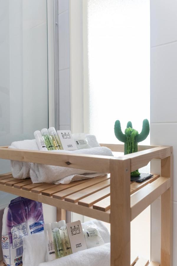 Helles, Neues Dg Apartment Mit Blick Zum Donauturm Vienna Exterior photo