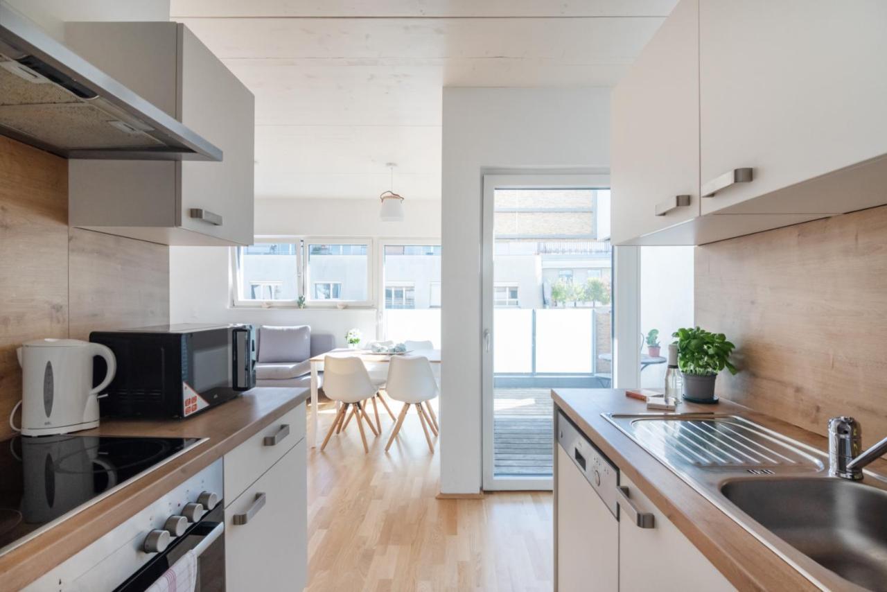 Helles, Neues Dg Apartment Mit Blick Zum Donauturm Vienna Exterior photo