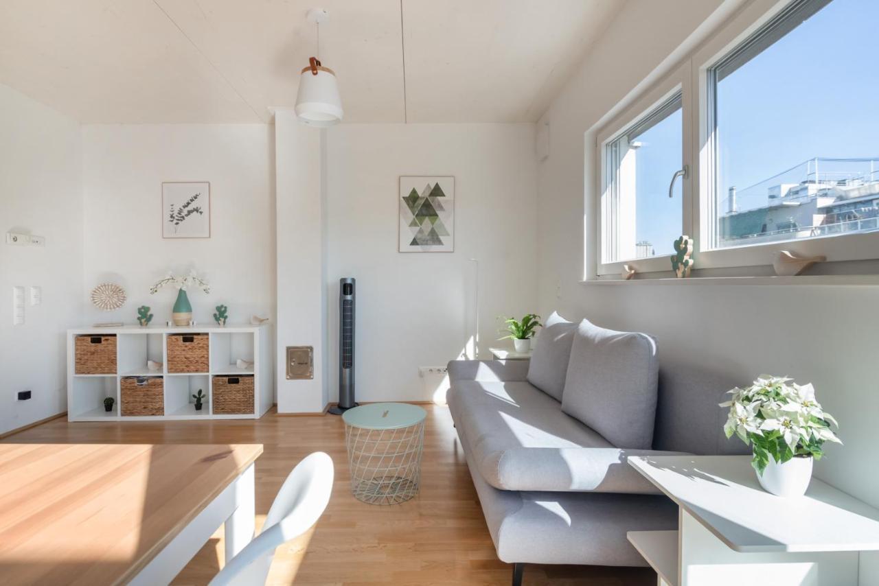 Helles, Neues Dg Apartment Mit Blick Zum Donauturm Vienna Exterior photo